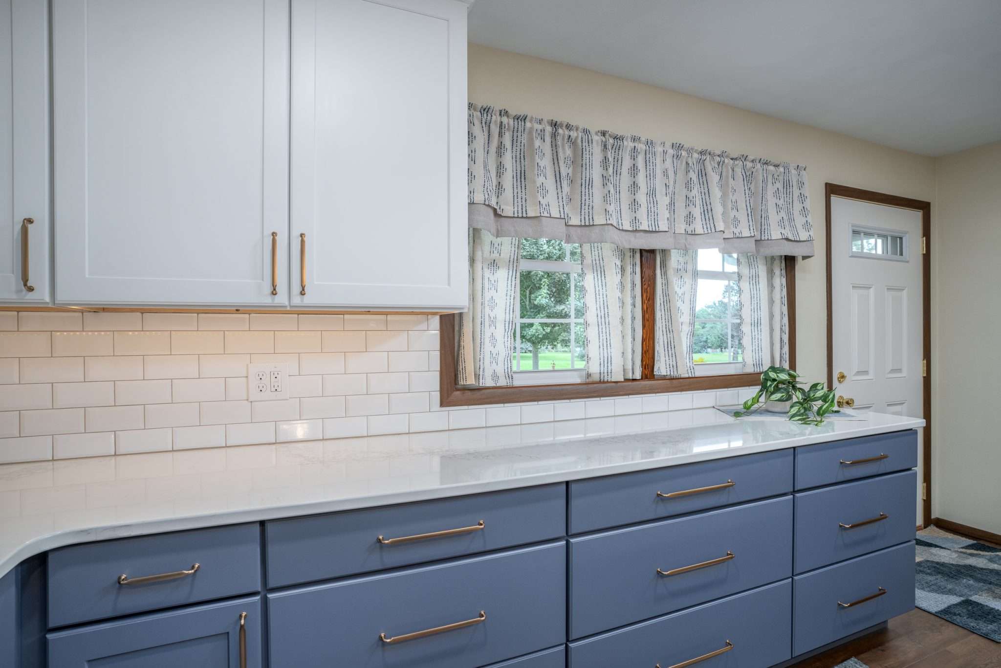 Transitional Kitchen Remodel by Patt Co. Design project photo 2